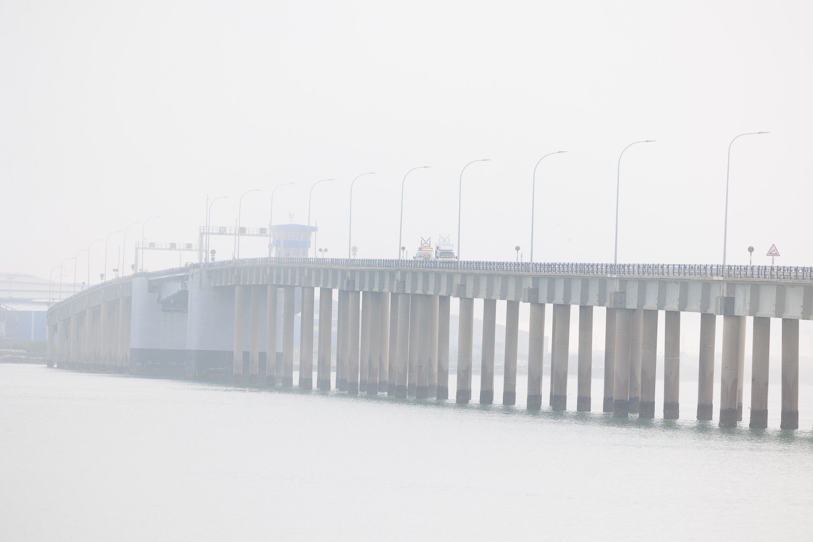 Un mes de obras en el  puente Carranza en Cádiz