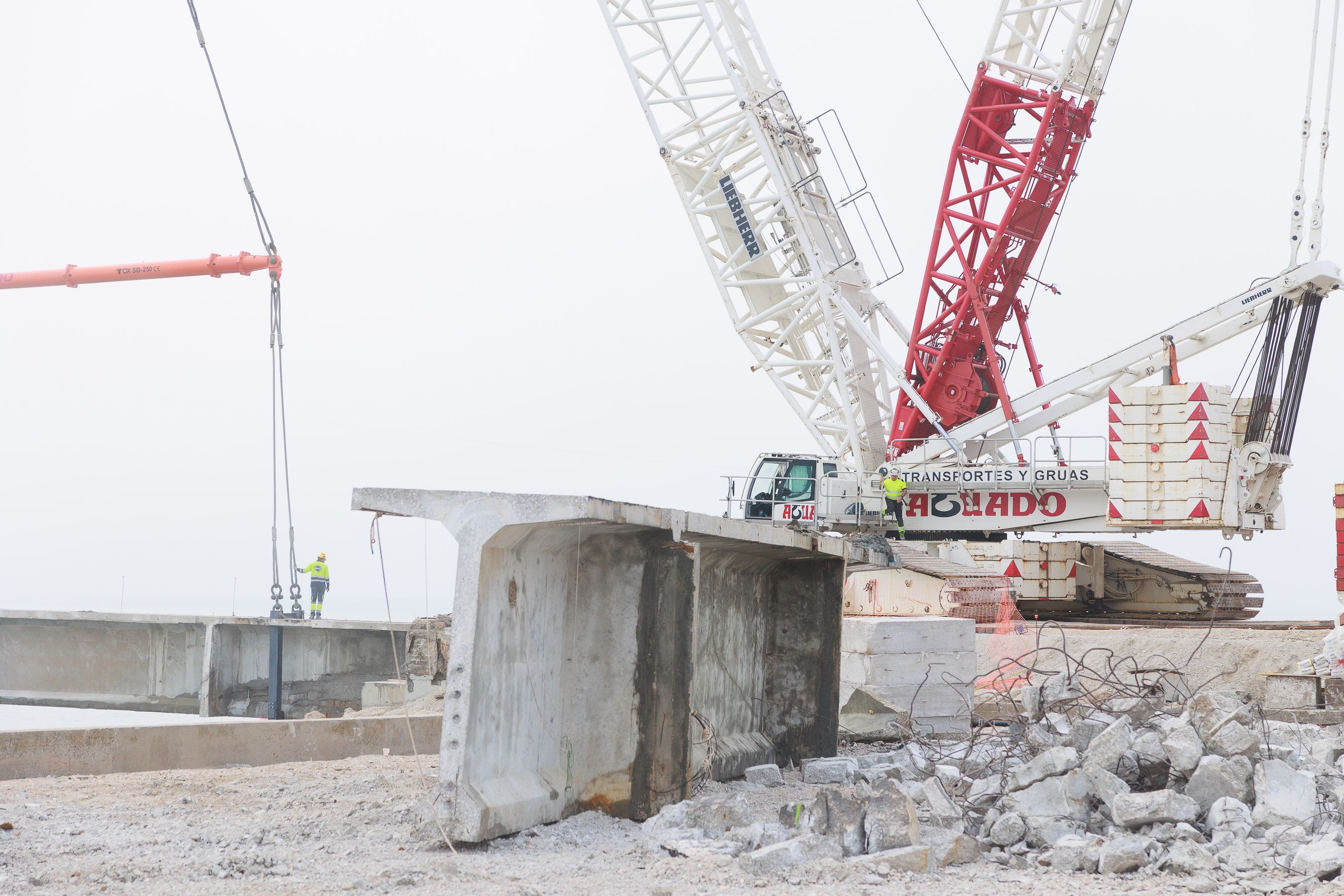 Un mes de obras en el  puente Carranza en Cádiz