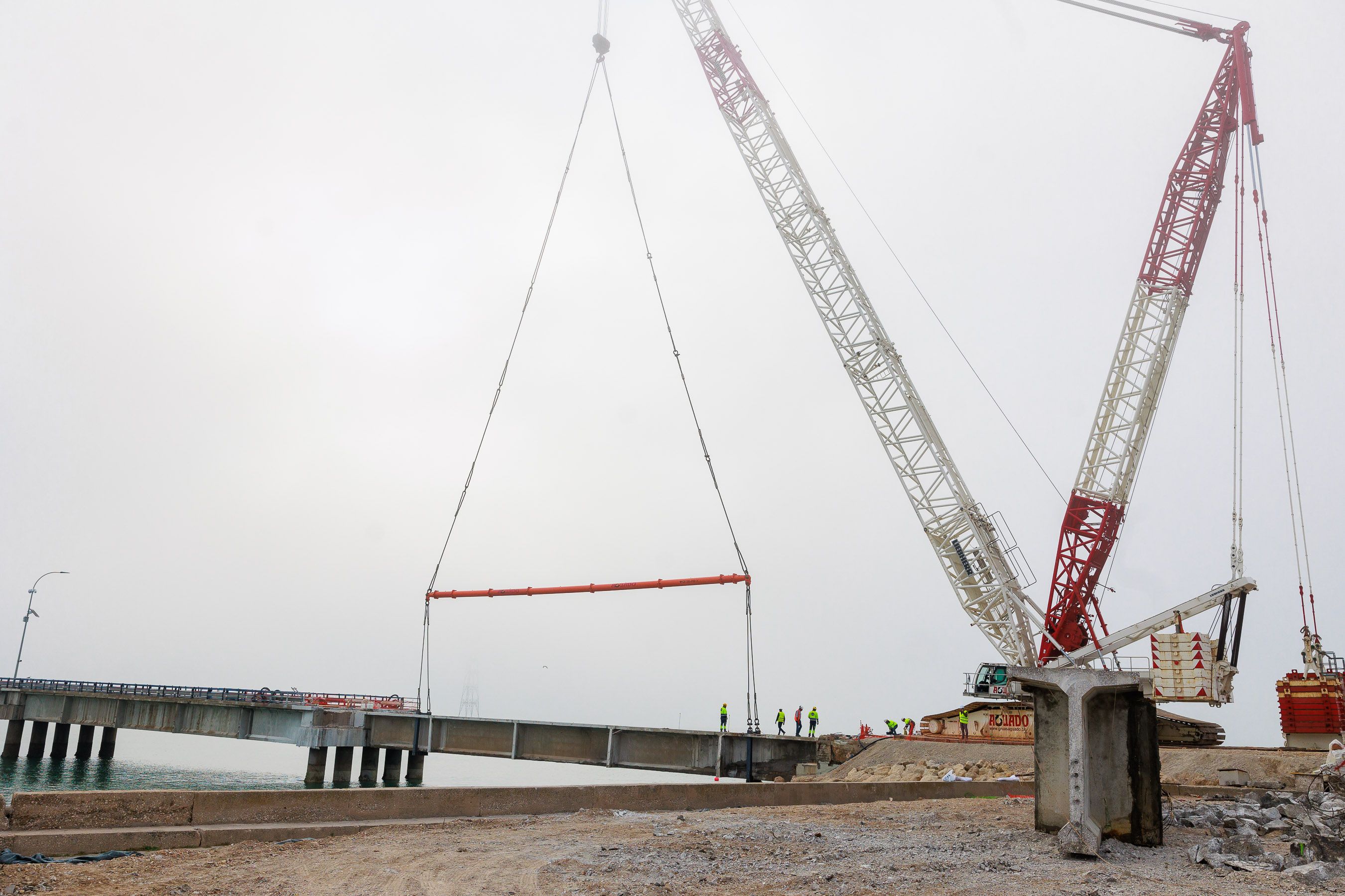 Un mes de obras en el  puente Carranza en Cádiz