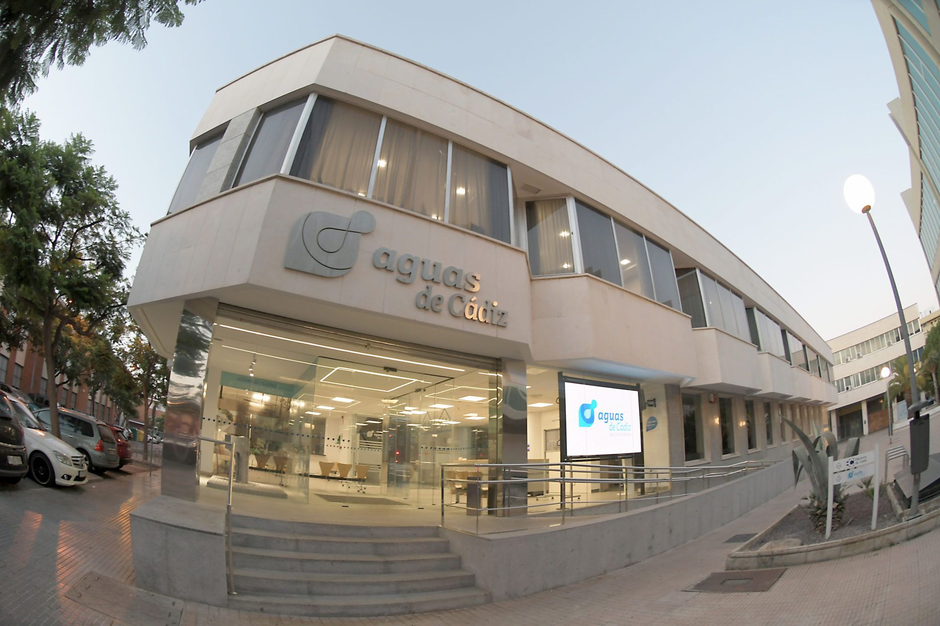  En la imagen, oficinas de Aguas de Cádiz.