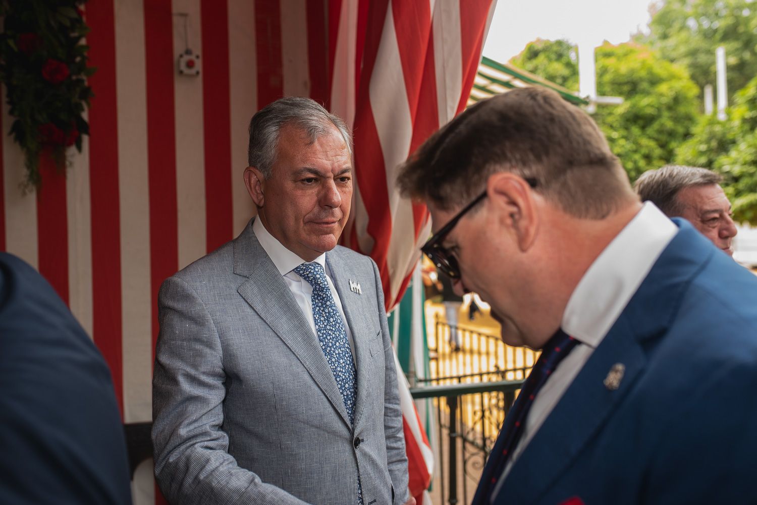 La recepción de Diputación de Sevilla en la caseta municipal, en imágenes.