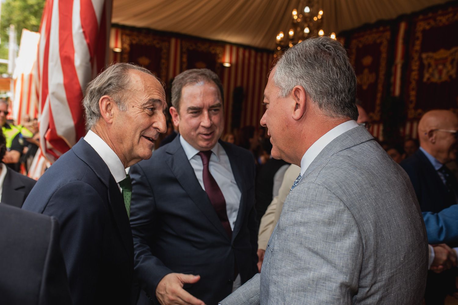 La recepción de Diputación de Sevilla en la caseta municipal, en imágenes.