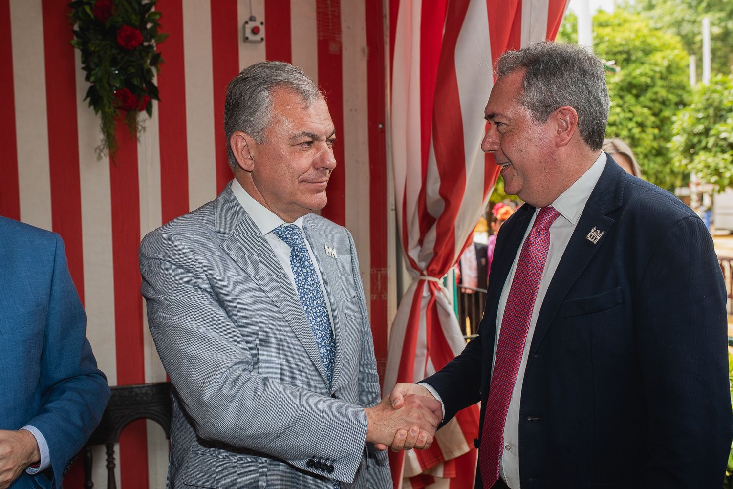 La recepción de Diputación de Sevilla en la caseta municipal, en imágenes.