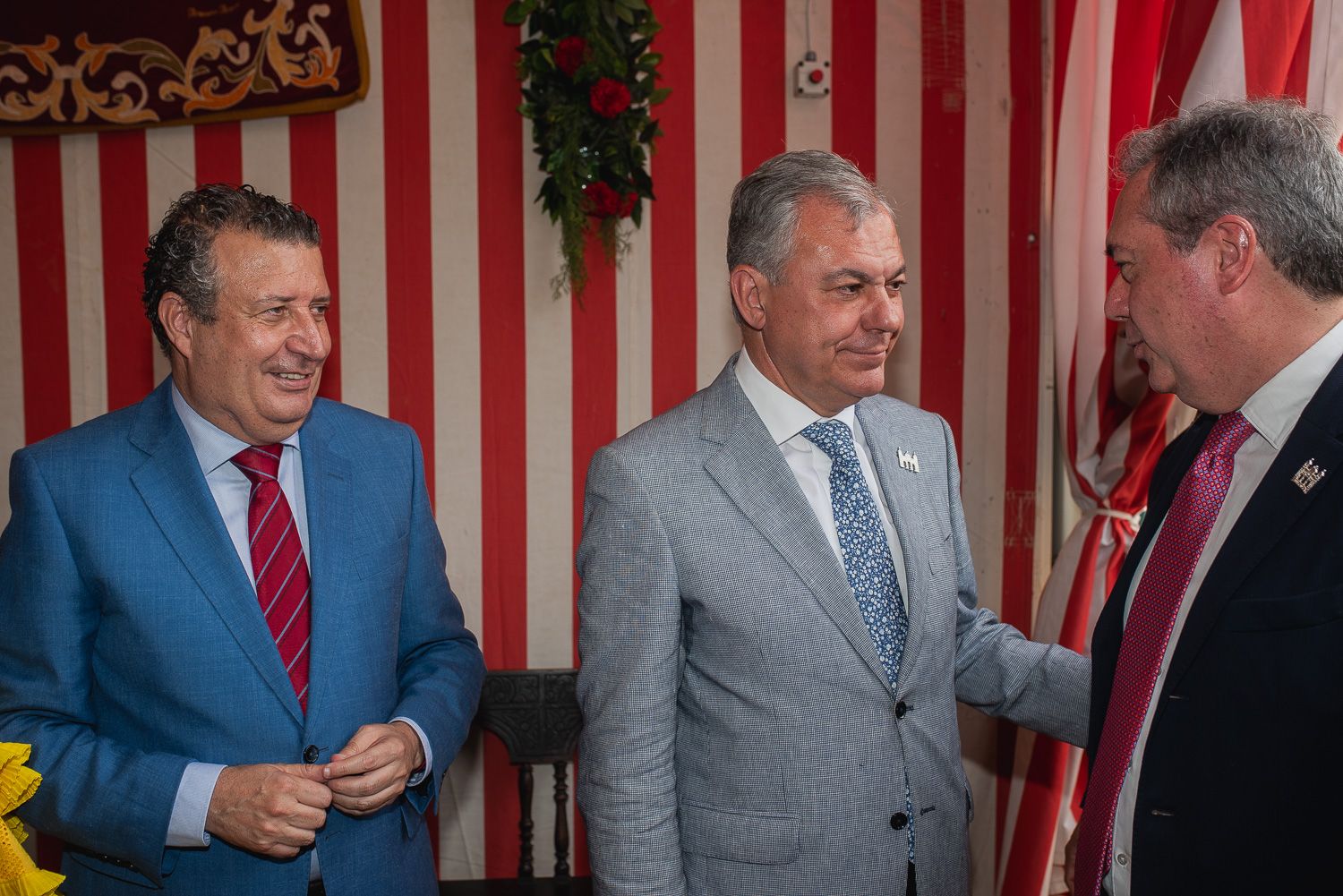 La recepción de Diputación de Sevilla en la caseta municipal, en imágenes.