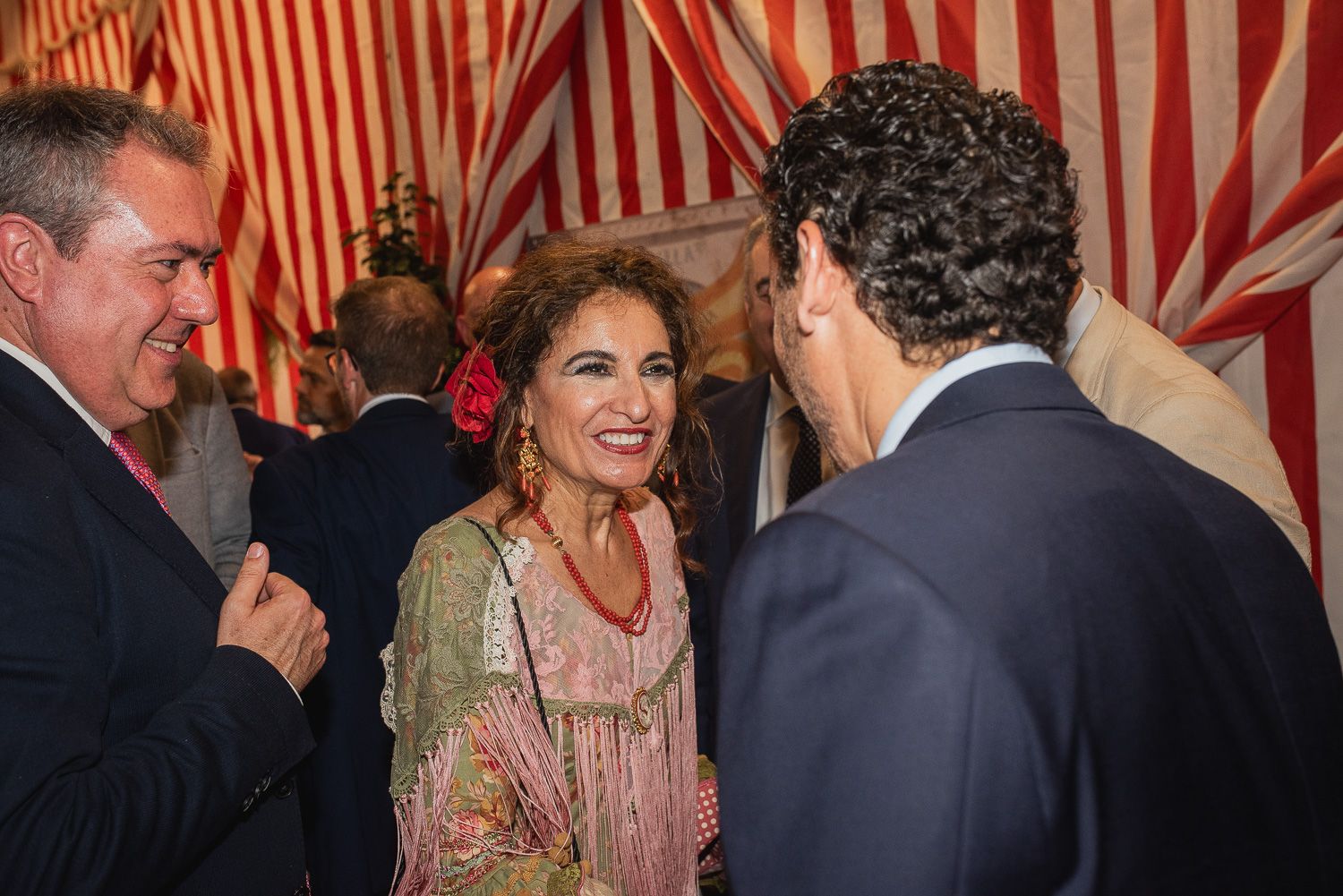 La recepción de Diputación de Sevilla en la caseta municipal, en imágenes.