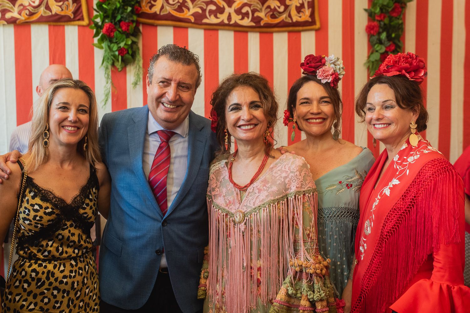 La recepción de Diputación de Sevilla en la caseta municipal, en imágenes.