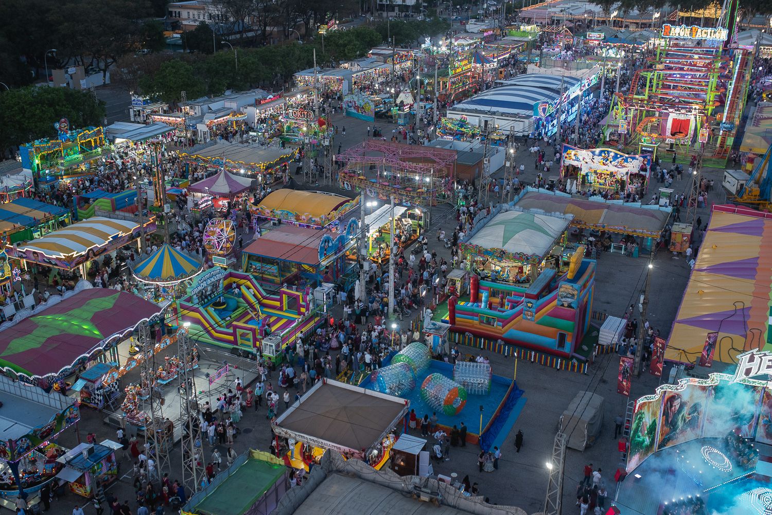 La calle del Infierno de la Feria de Sevilla.