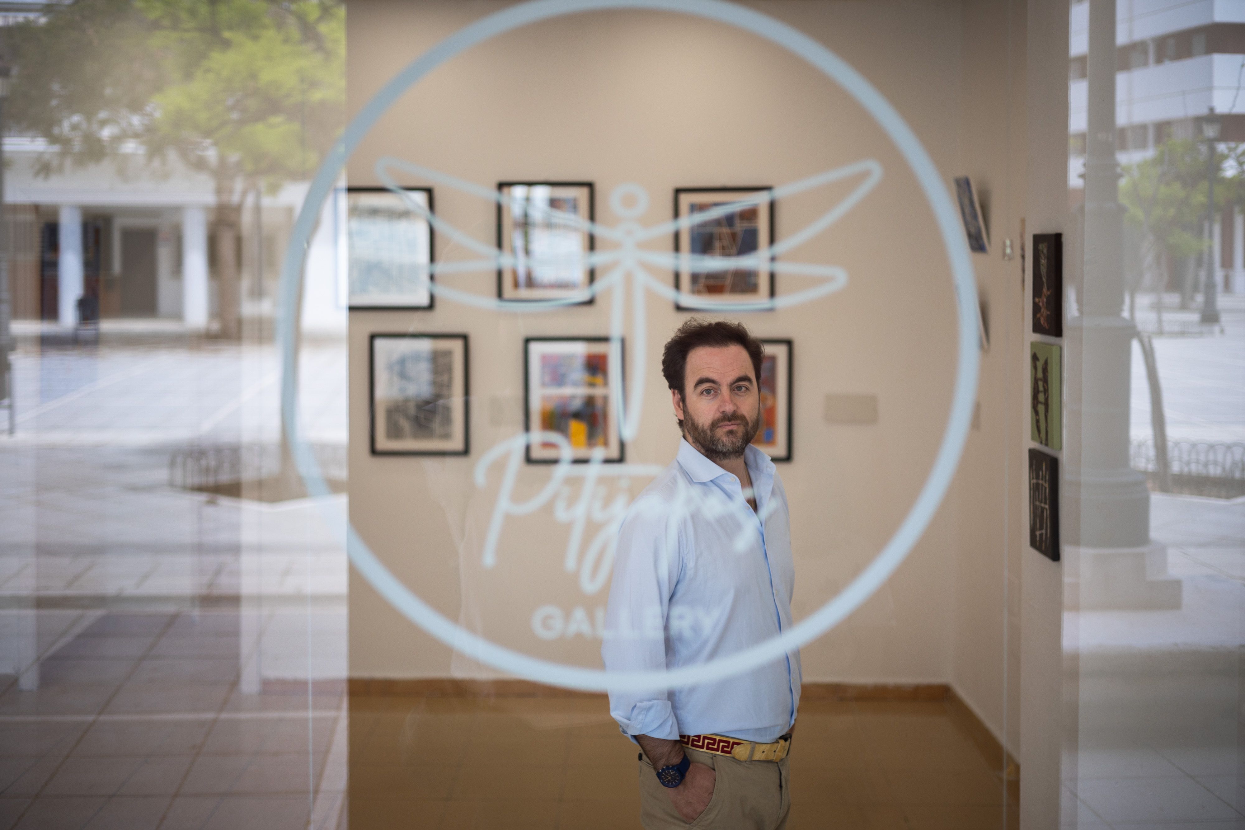 El artista Manuel Puente Piazza fundó Pitijopos, una galería de arte contemporáneo en Sanlúcar, el pasado junio.