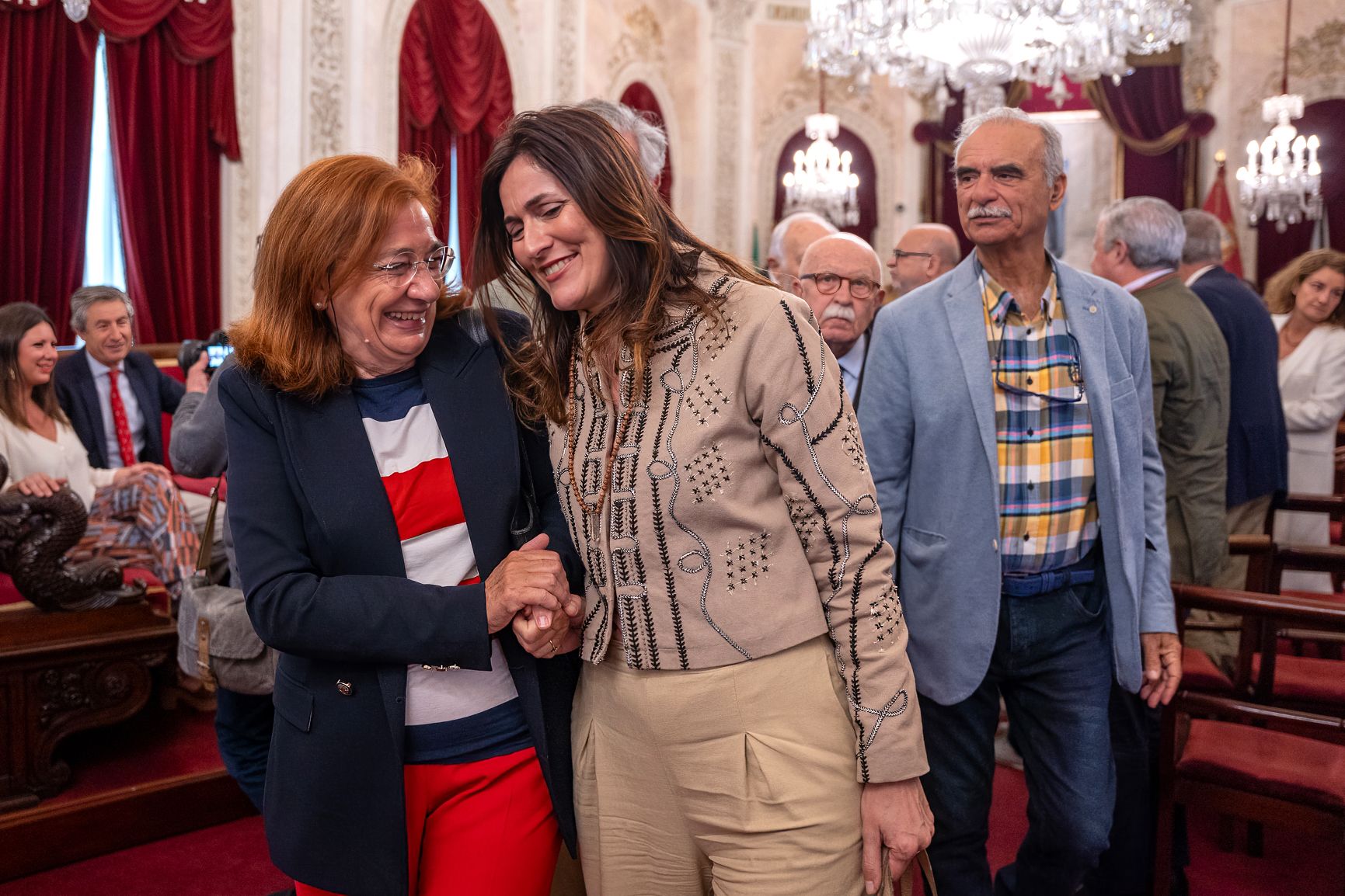 Antiguos concejales de Cádiz celebran el 45 ANV de la constitución de los ayuntamientos democráticos