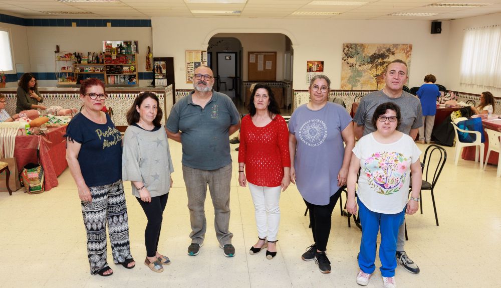 La nueva junta directiva de la asociación vecinal.