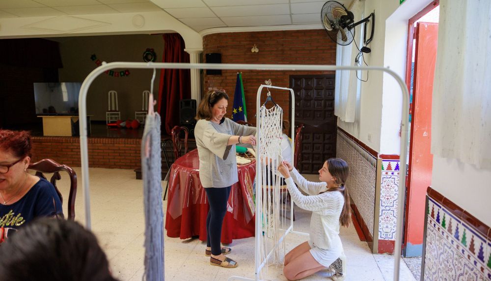 El taller de macramé tiene buena acogida.