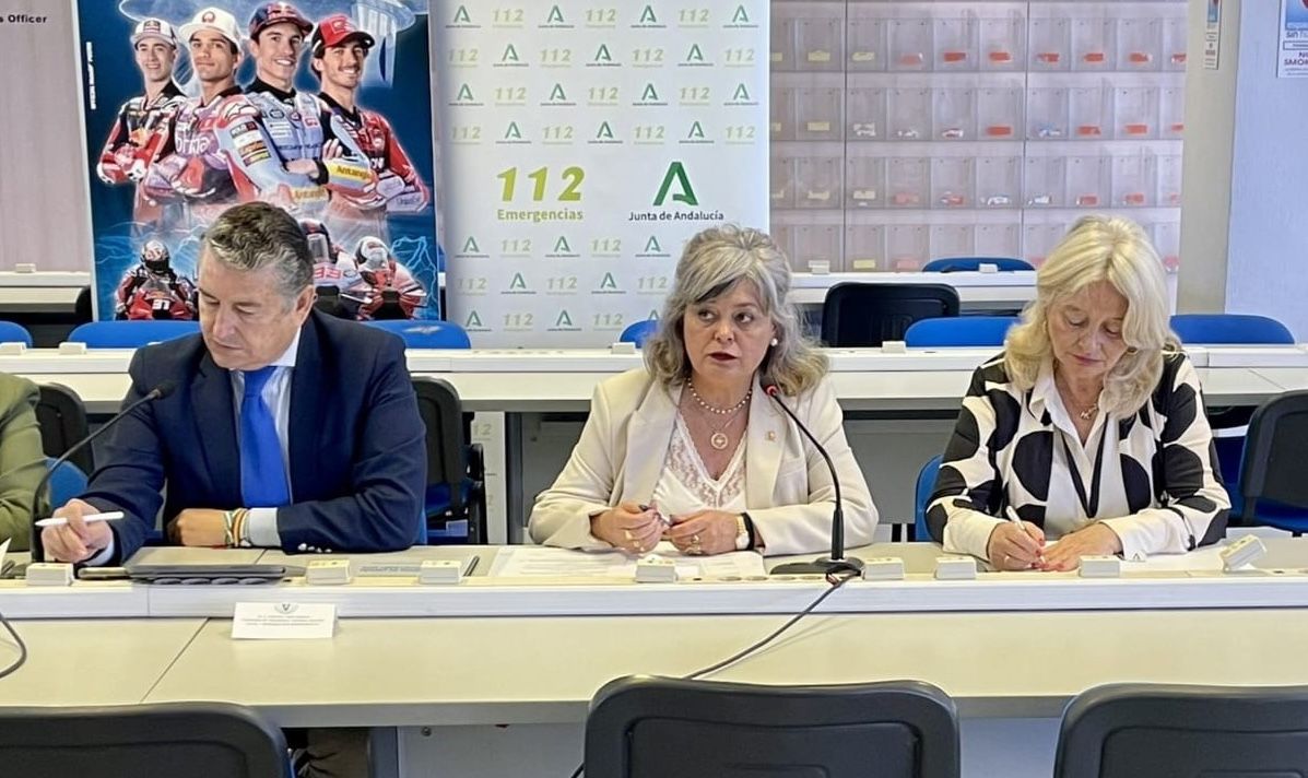 La subdelegada del Gobierno central en Cádiz, Blanca Flores, y el consejero de la Presidencia, Antonio Sanz, han copresidido la reunión del dispositivo de seguridad del Gran Premio.
