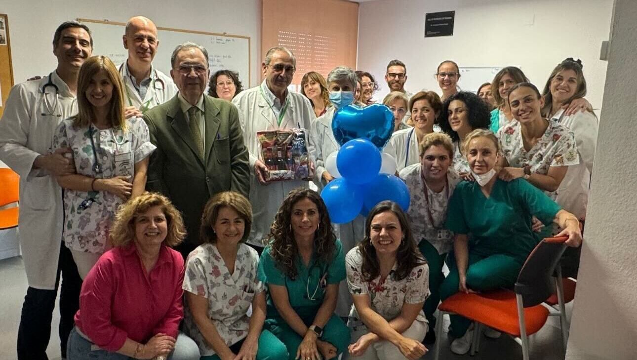 El doctor Macías, con sus compañeros del Hospital de Jerez, en una imagen del Instagram de @creamos_sonrisas_