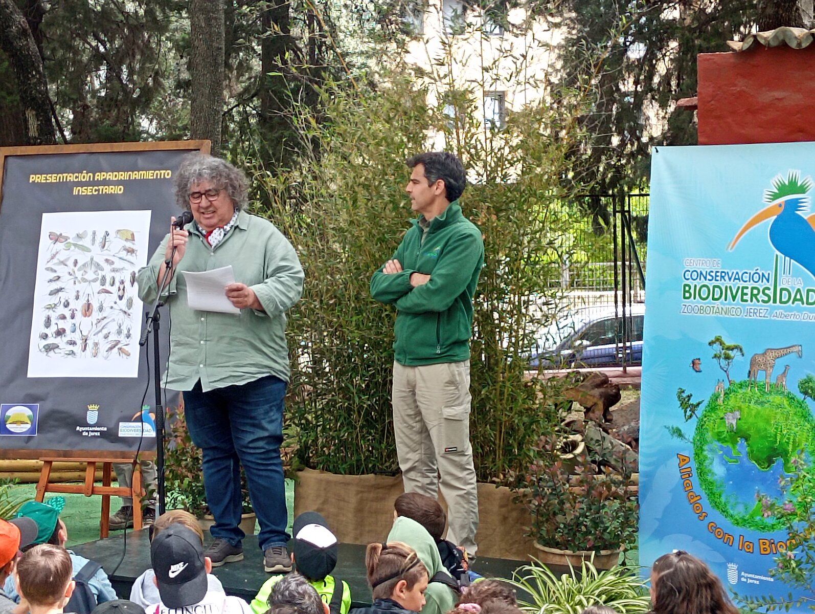 Un momento de la presentación del terrario, en la que Antonio Gandano, maestro chocero, ha agradecido el apadrinamiento del terrario. AYUNTAMIENTO DE JEREZ Un momento de la presentación del terrario, en la que Antonio Gandano, maestro chocero, ha agradecido el apadrinamiento del terrario. AYUNTAMIENTO DE JEREZ