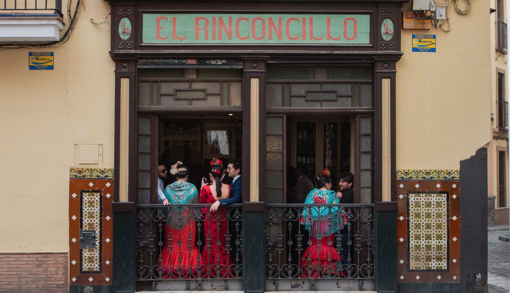 Trajes de gitana en El Rinconcillo, este viernes.