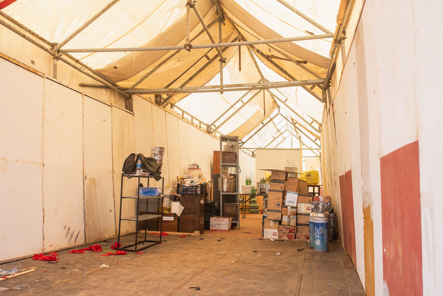 El desmontaje de la Feria de Sevilla, en imágenes.