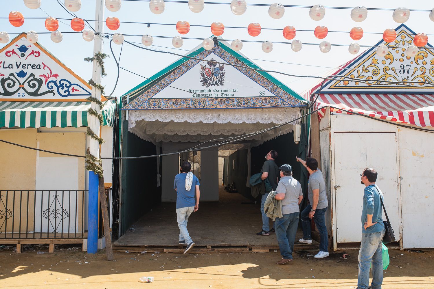 El desmontaje de la Feria de Sevilla, en imágenes.