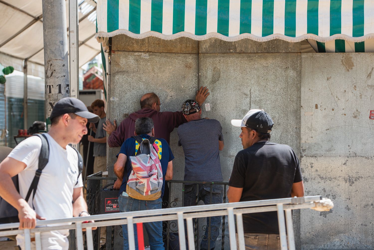 El desmontaje de la Feria de Sevilla, en imágenes.