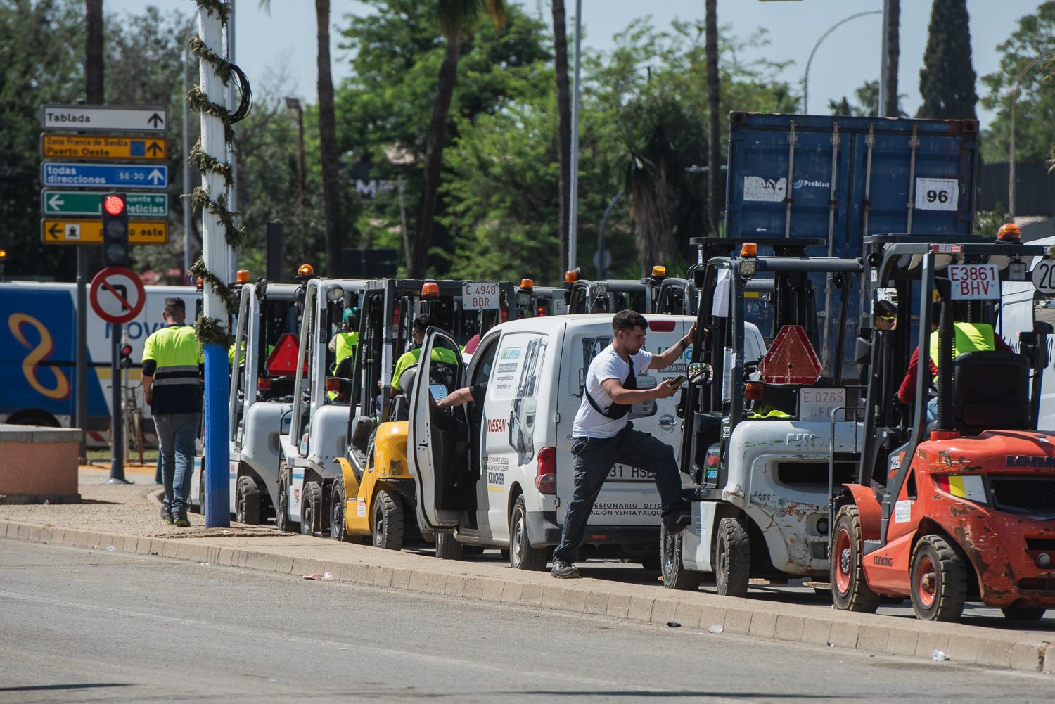 El desmontaje de la Feria de Sevilla, en imágenes.