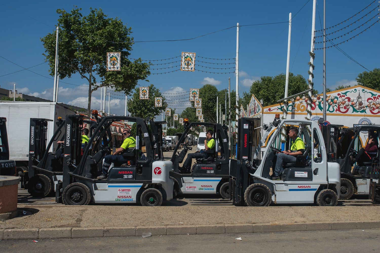 El desmontaje de la Feria de Sevilla, en imágenes.