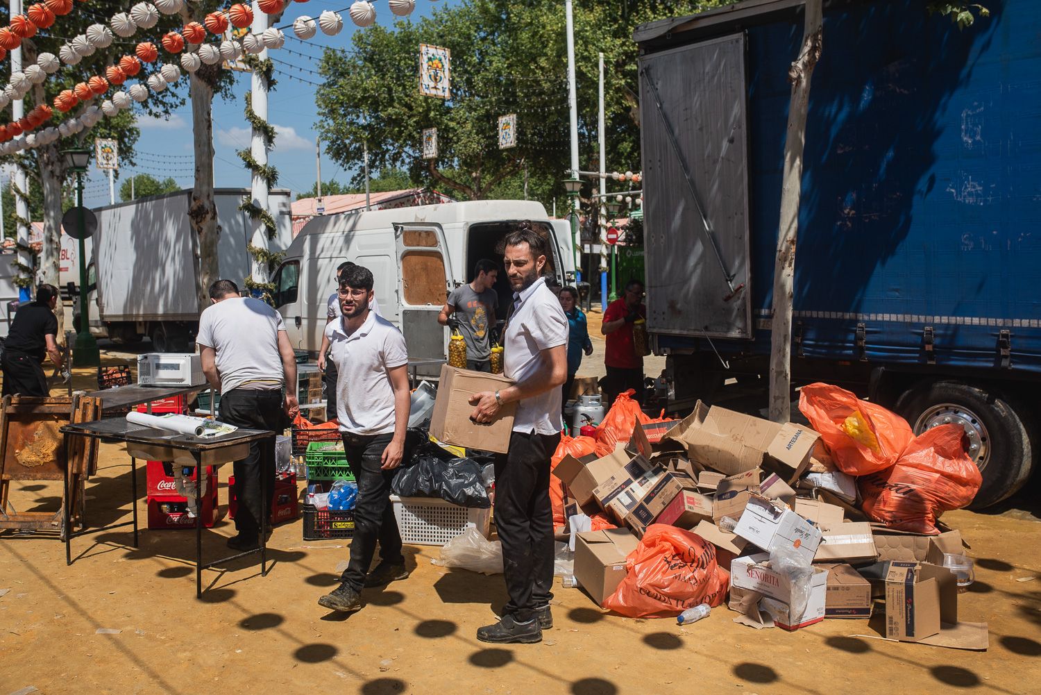 El desmontaje de la Feria de Sevilla, en imágenes.