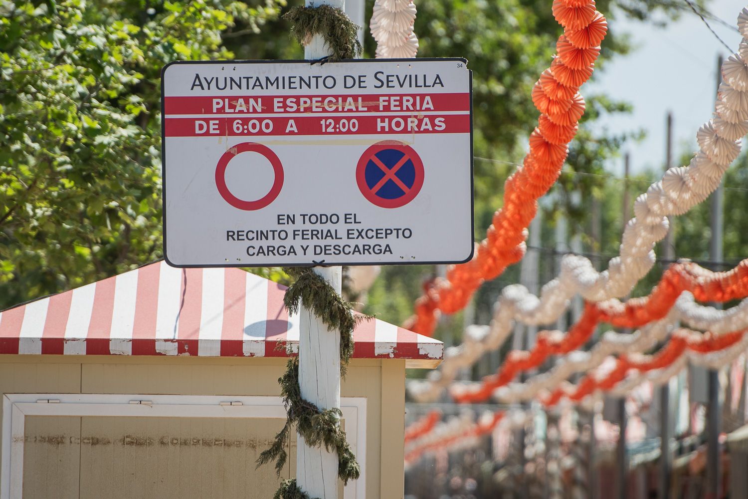 El desmontaje de la Feria de Sevilla, en imágenes.