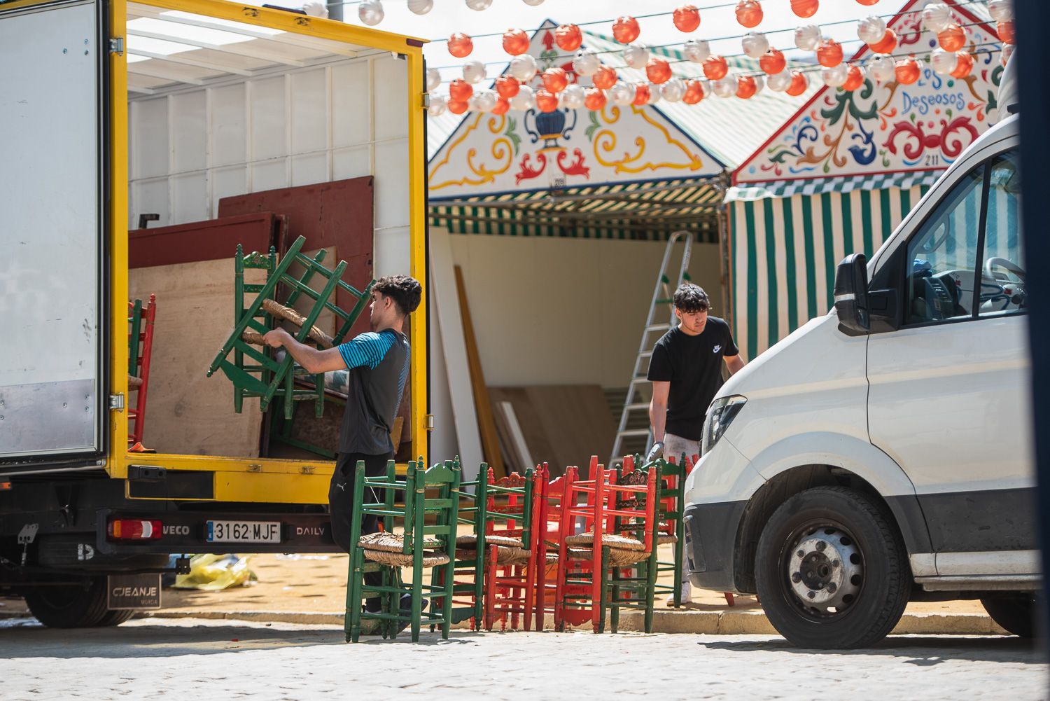 El desmontaje de la Feria de Sevilla, en imágenes.