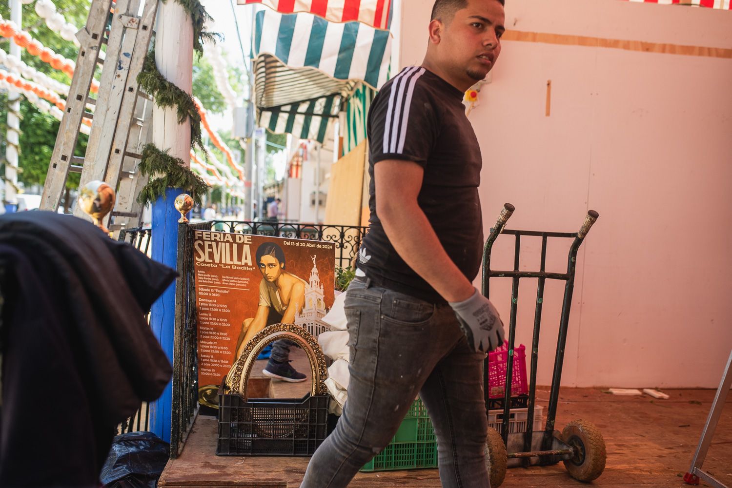 El desmontaje de la Feria de Sevilla, en imágenes.