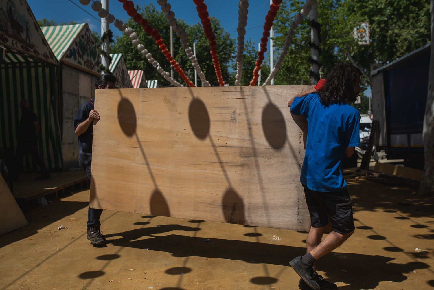 El desmontaje de la Feria de Sevilla, en imágenes.