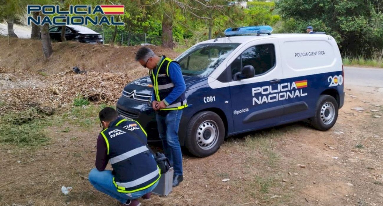 La Policía Nacional investiga la zona done ha sido encontrada María.