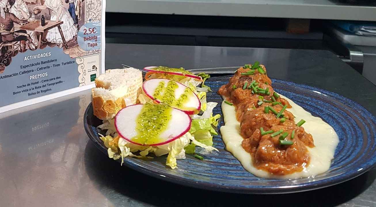 Una de las tapas en una edición pasada en la ruta del bandolero de Badolatosa.