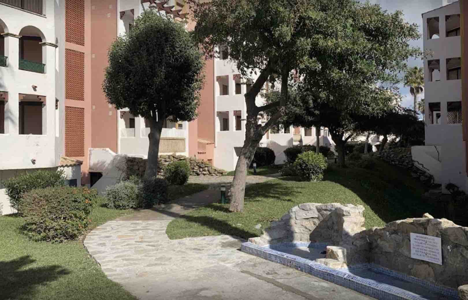 Urbanización Atlanterra Sol, en una imagen de Luis Abad en Google.