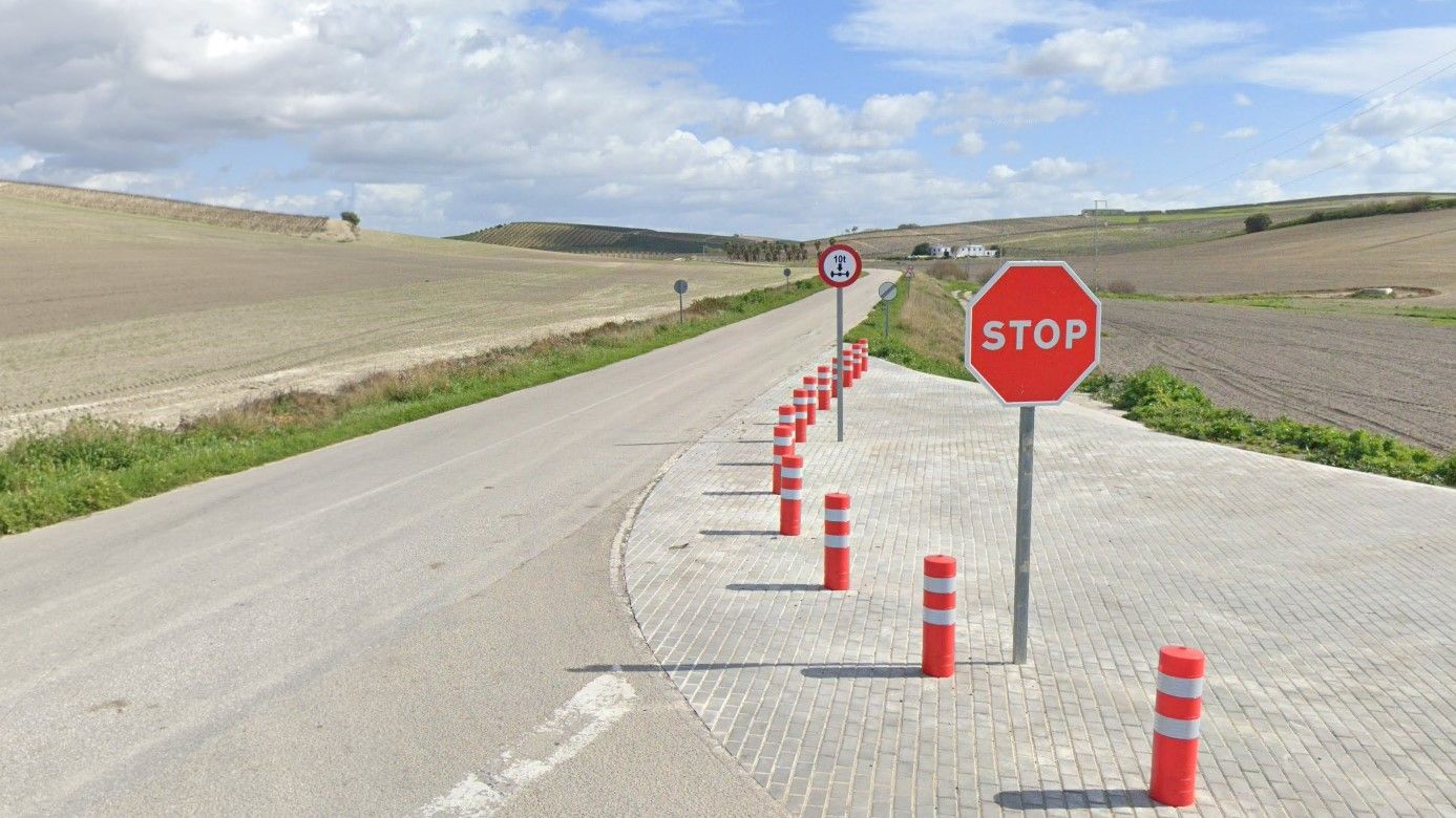 La Carretera del Calvario en Jerez, en un cruce cerca de la zona donde se produjo el accidente mortal del quad.