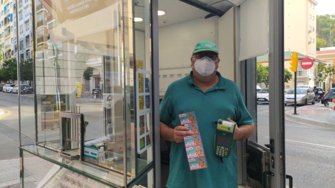 El cuponero que ha entregado el 'Sueldazo' en Málaga. FOTO: ONCE