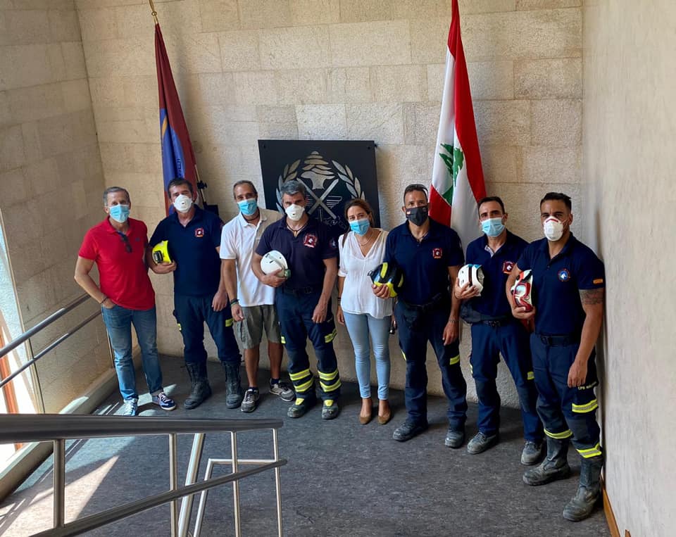 Los bomberos, en la Embajada Española en Líbano. FOTO: CPB Málaga