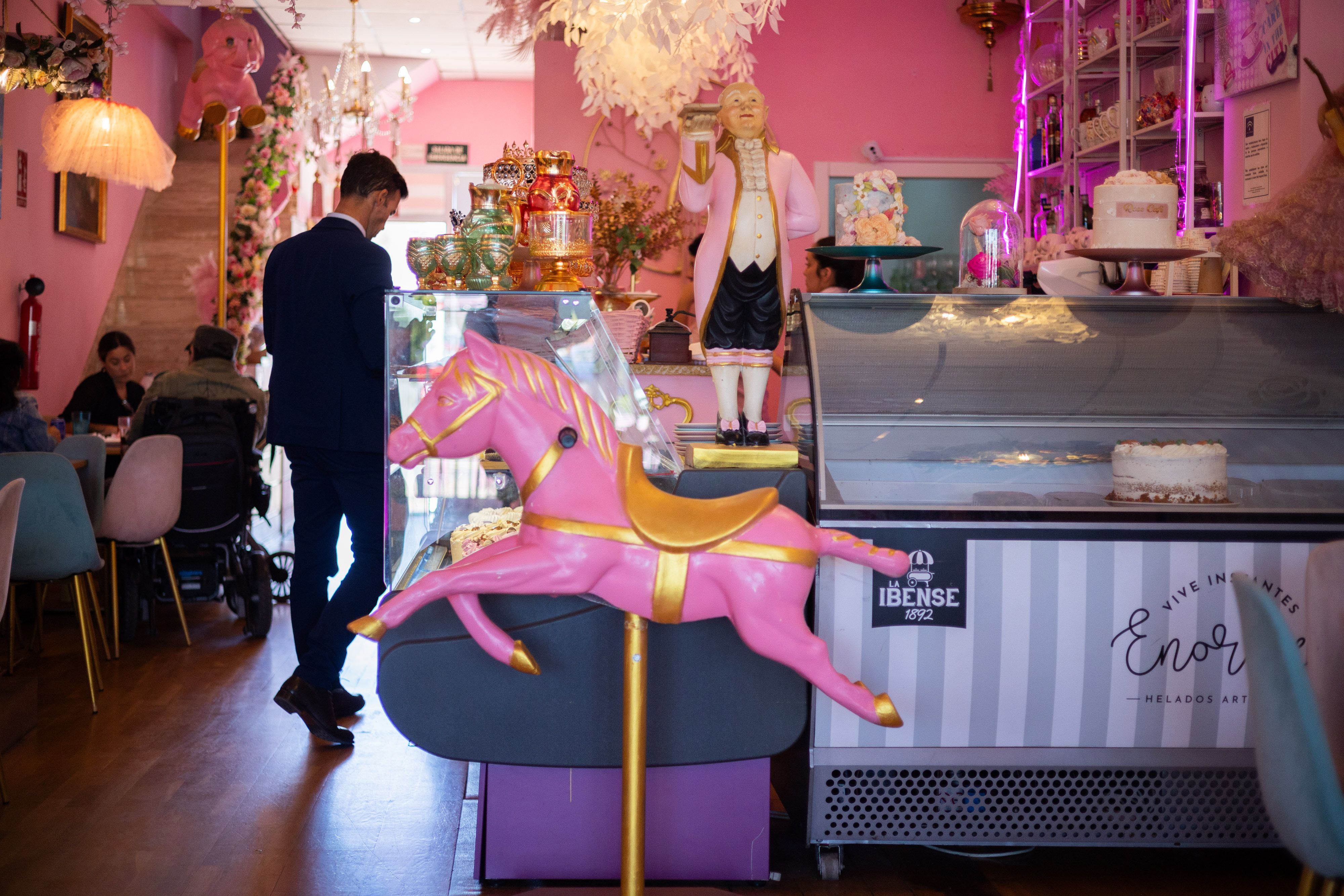 Interior de Rose Café.