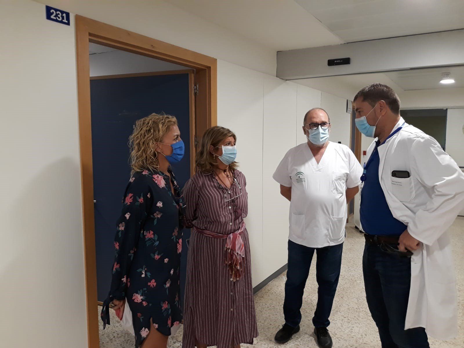 Visita de la delegada territorial de Salud y Familias, Isabel Paredes, y la subdelegada de la Junta de Andalucía en el Campo de Gibraltar, Eva Pajares, al Hospital Puenta de Europa.