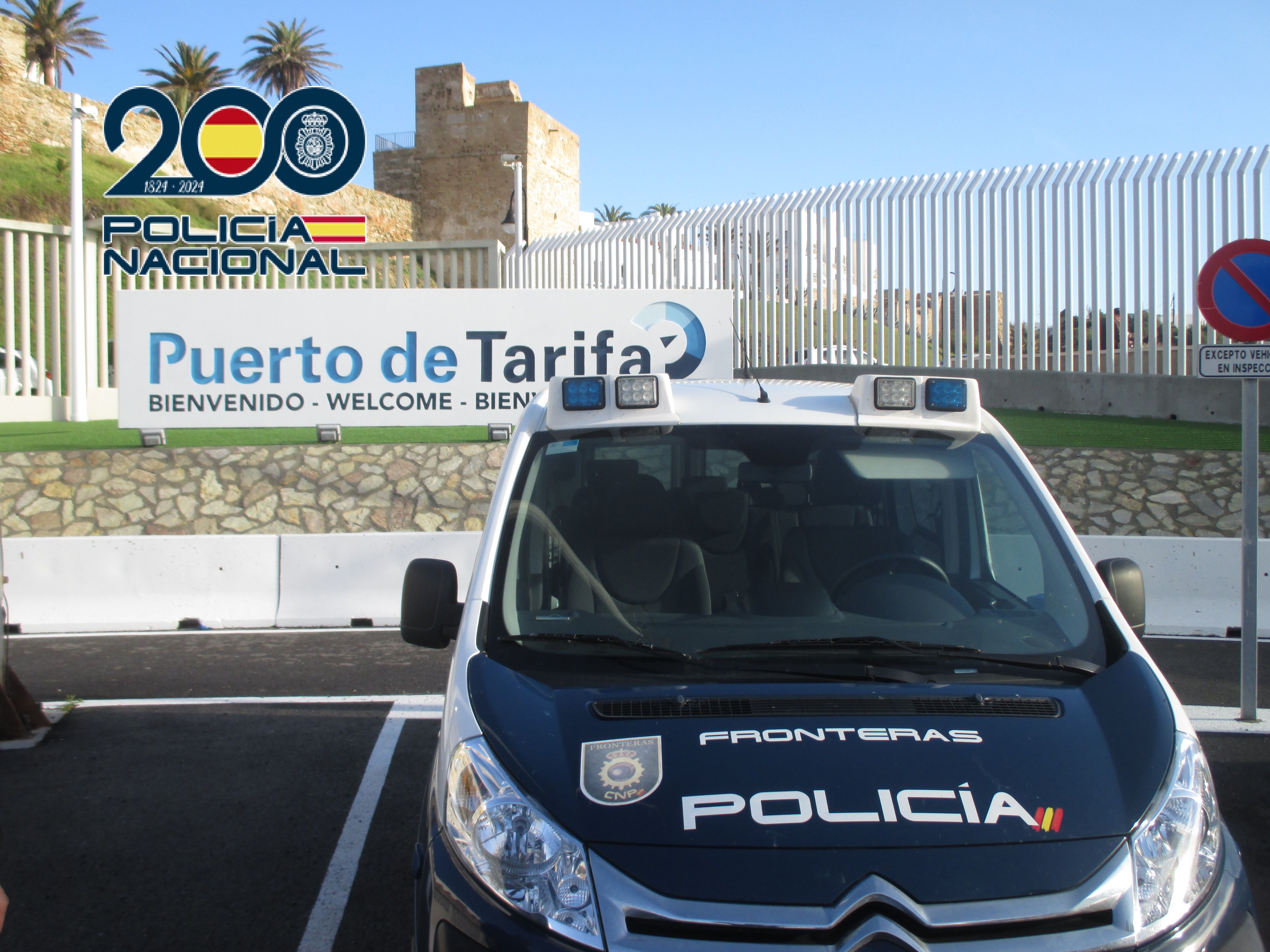 Un vehículo de la Policía Nacional en el Puerto de Tarifa. Un vehículo de la Policía Nacional en el Puerto de Tarifa.