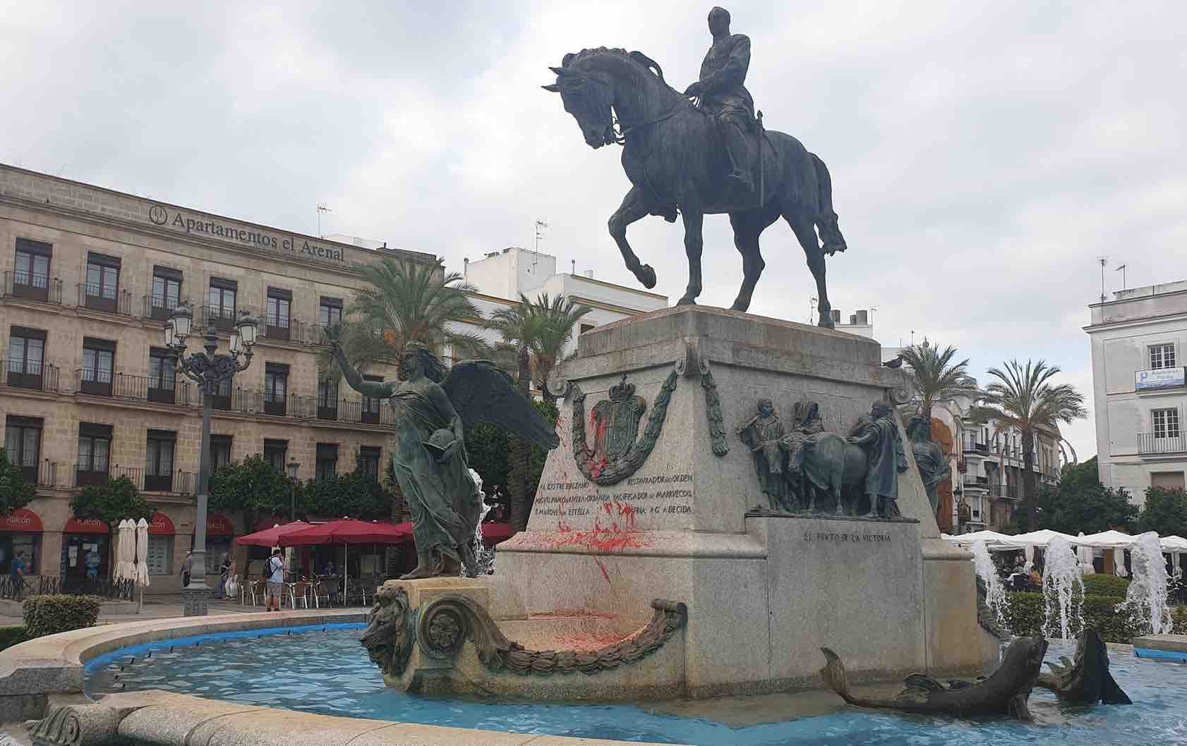El monumento de Primo de Rivera en el Arenal, este miércoles.