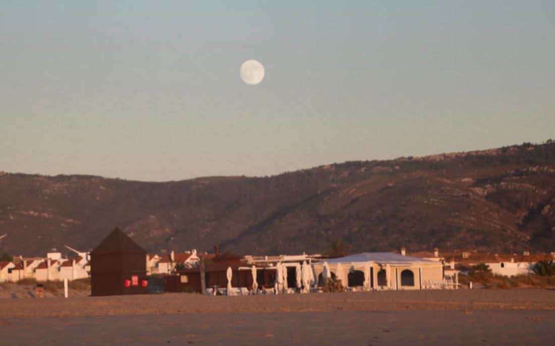 El chiringuito La Luna de Zahara, en una imagen subida por el propio local a sus redes semanas atrás.