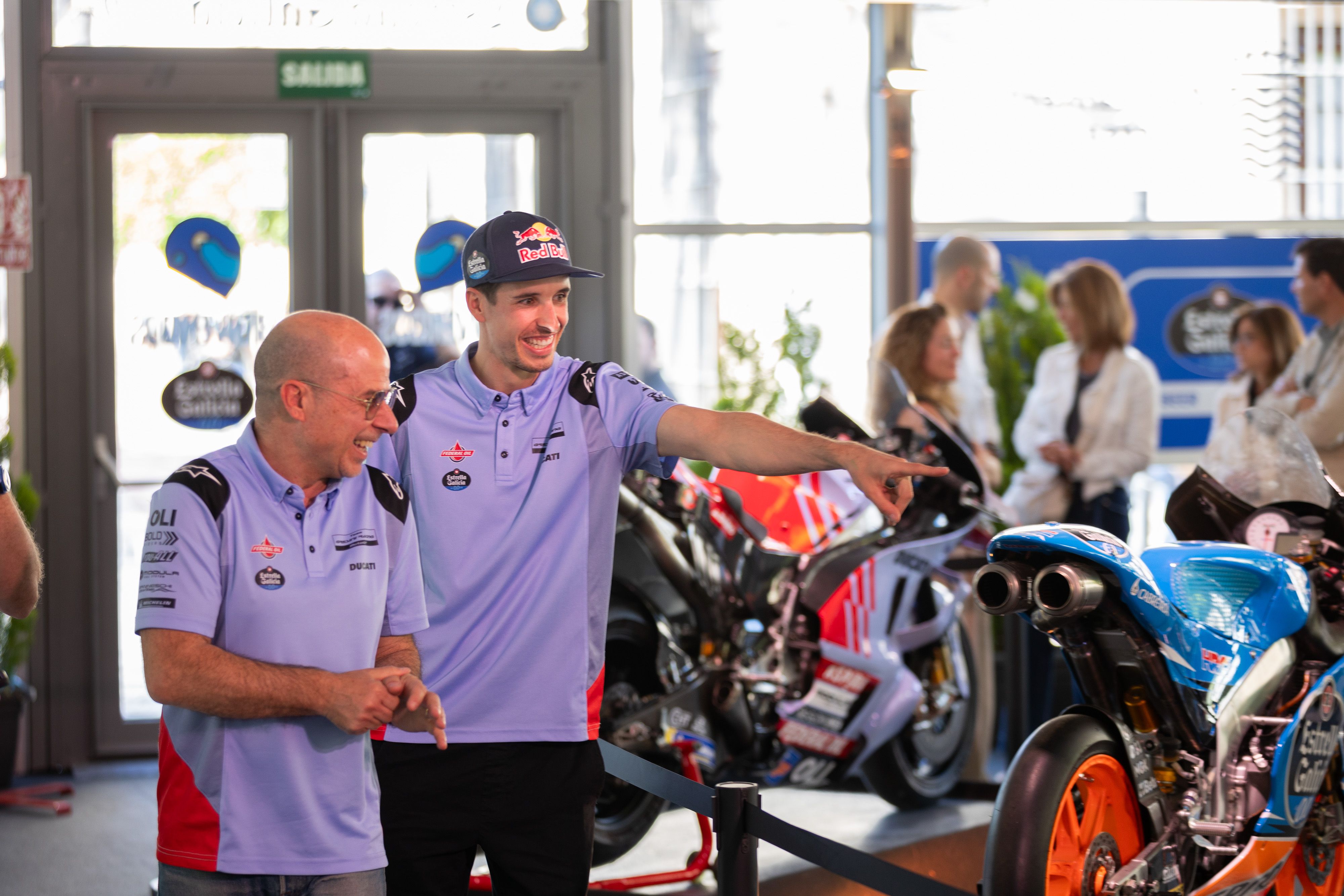 Así han levantado pasiones moteras los hermanos Márquez en Jerez