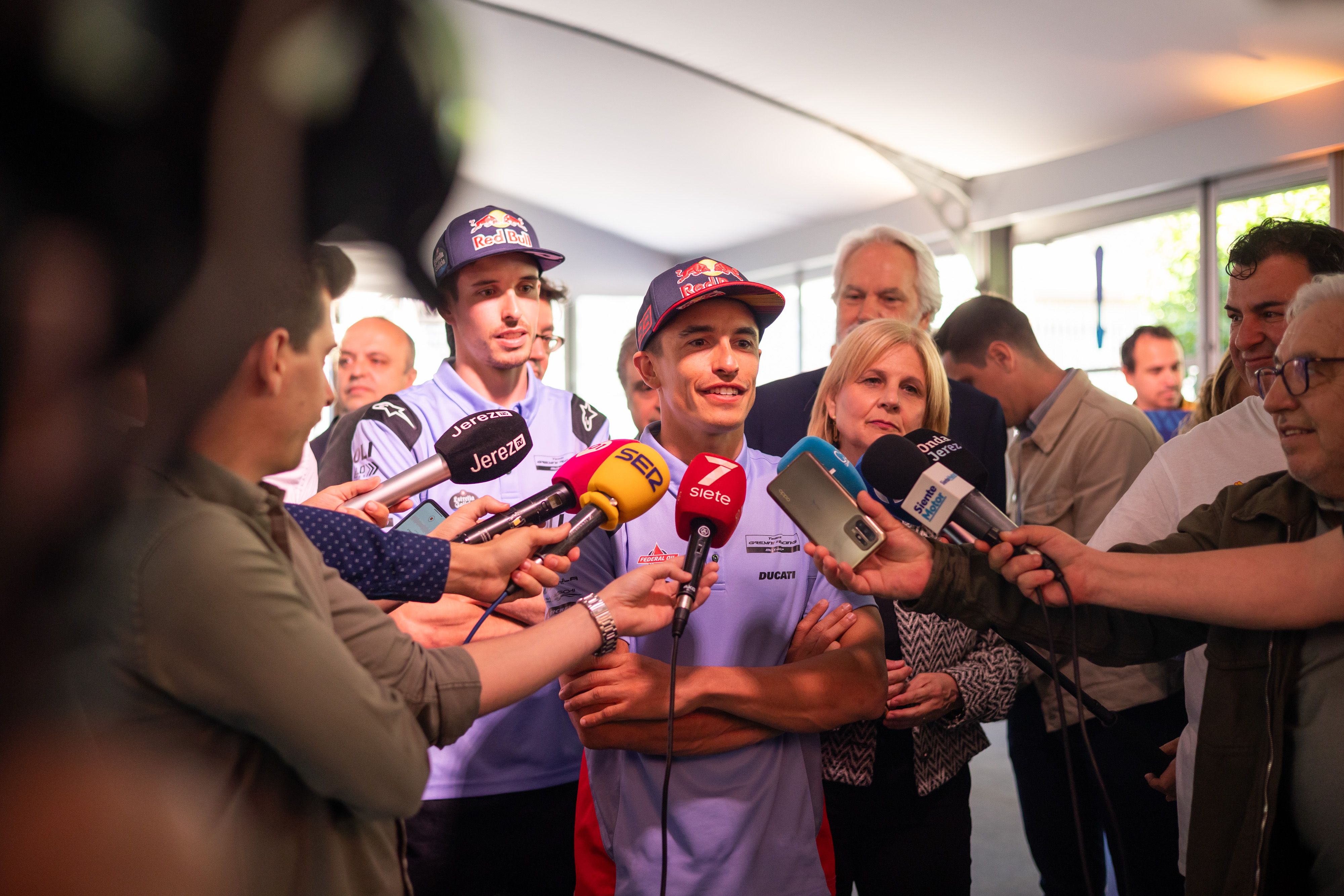 Así han levantado pasiones moteras los hermanos Márquez en Jerez