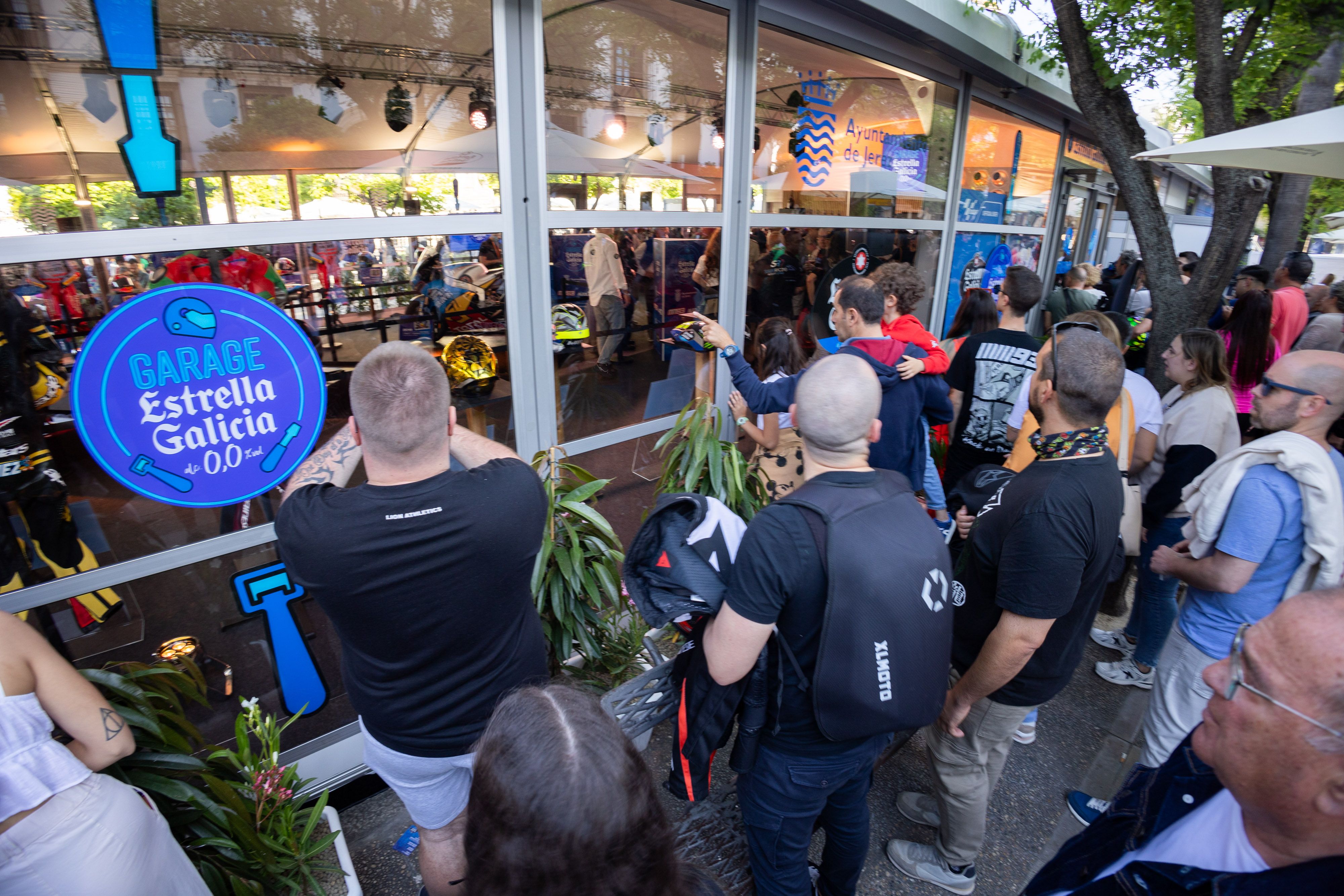 Así han levantado pasiones moteras los hermanos Márquez en Jerez