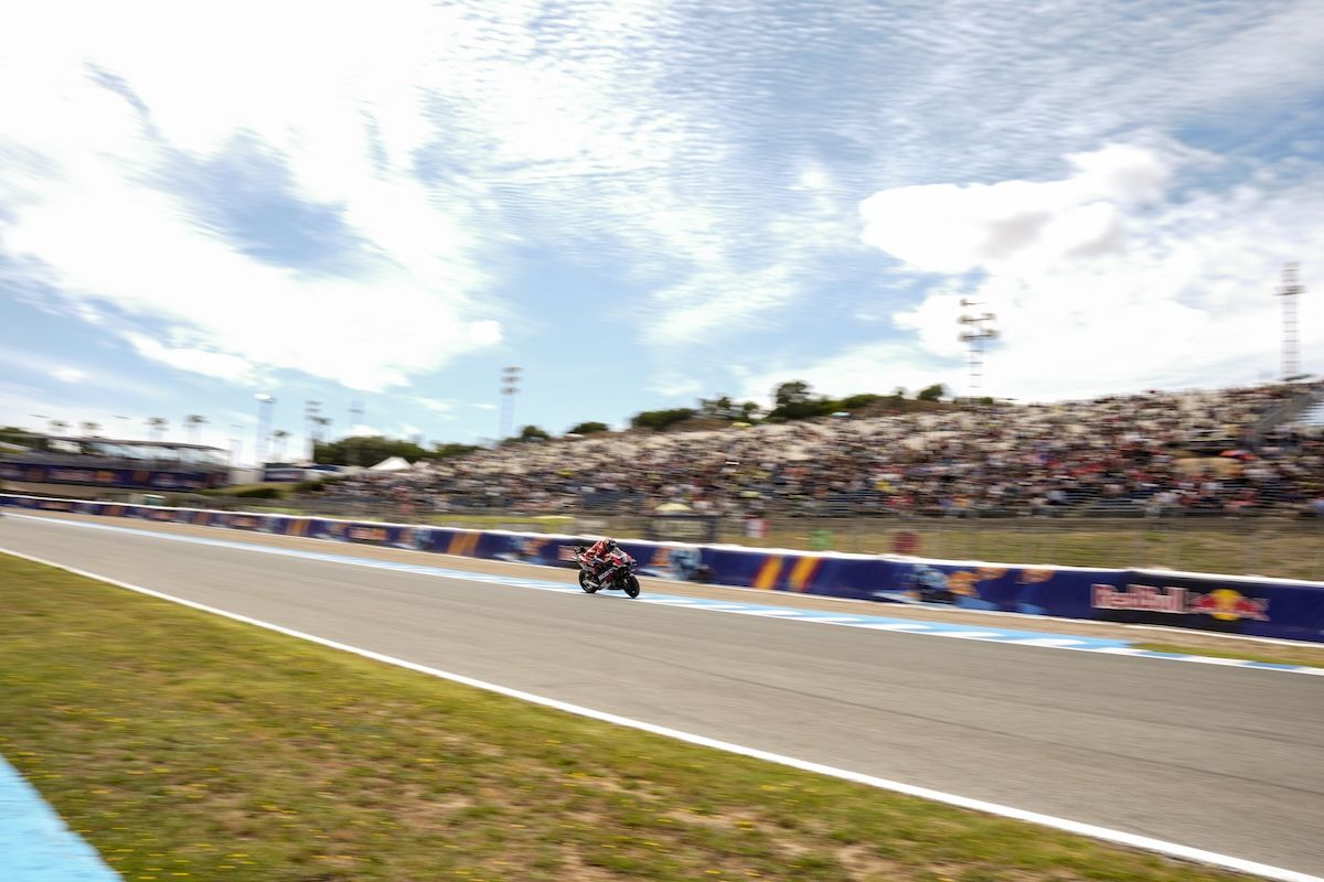 Ambiente motero en el Circuito de Jerez el viernes de Gran Premio