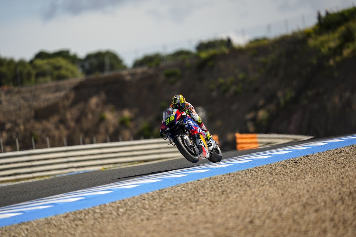 Ambiente motero en el Circuito de Jerez el viernes de Gran Premio