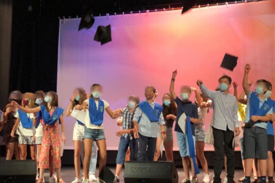 Un acto celebrado este mes de julio en el CEIP Cruz del Campo en Sevilla, en una imagen subida a Facebook por el propio centro.