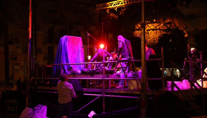 El concierto de la plaza del Arenal ha tenido que ser suspendido por la lluvia.