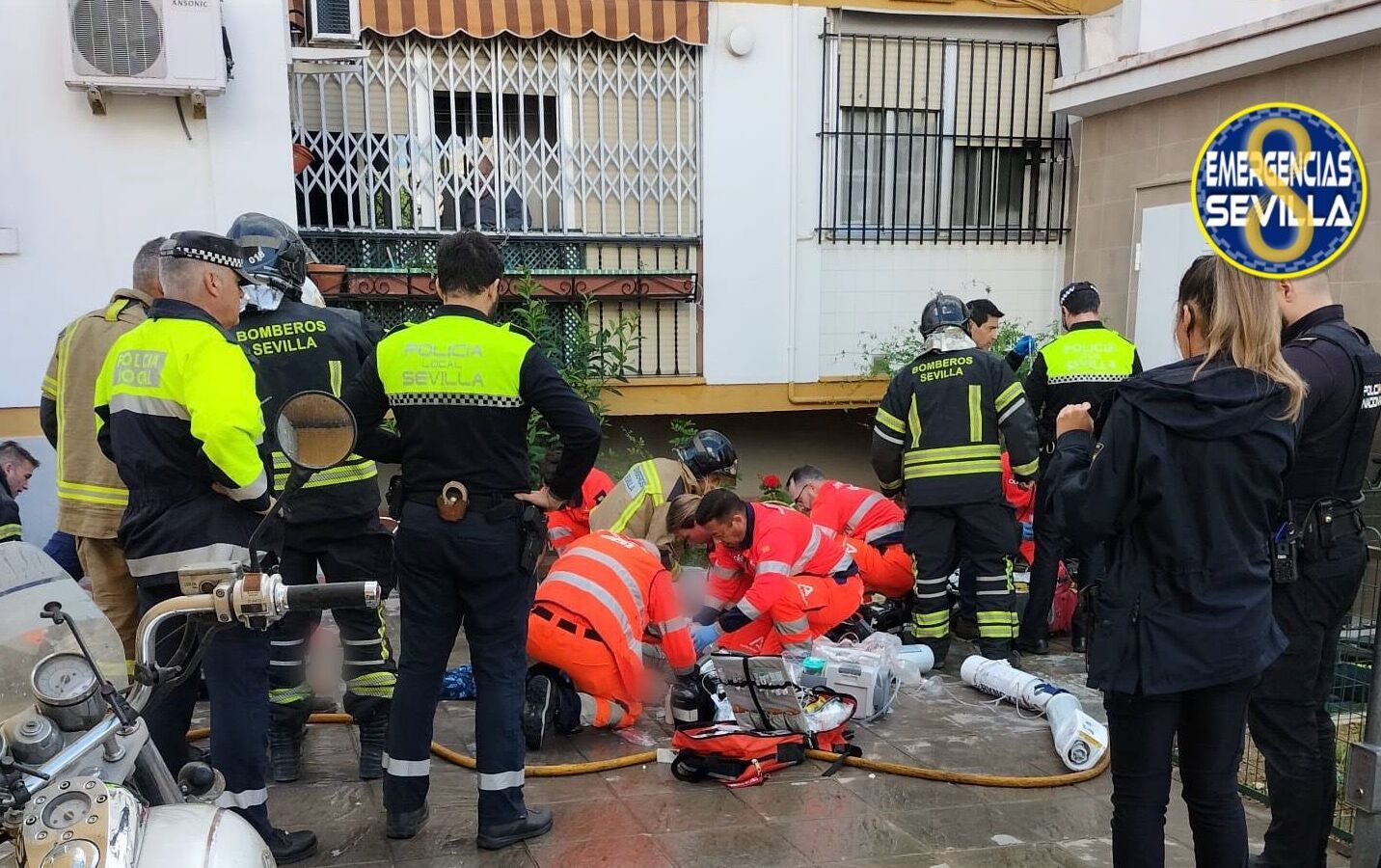 Una familia de Sevilla ha resultado herida de gravedad a consecuencia de un incendio.
