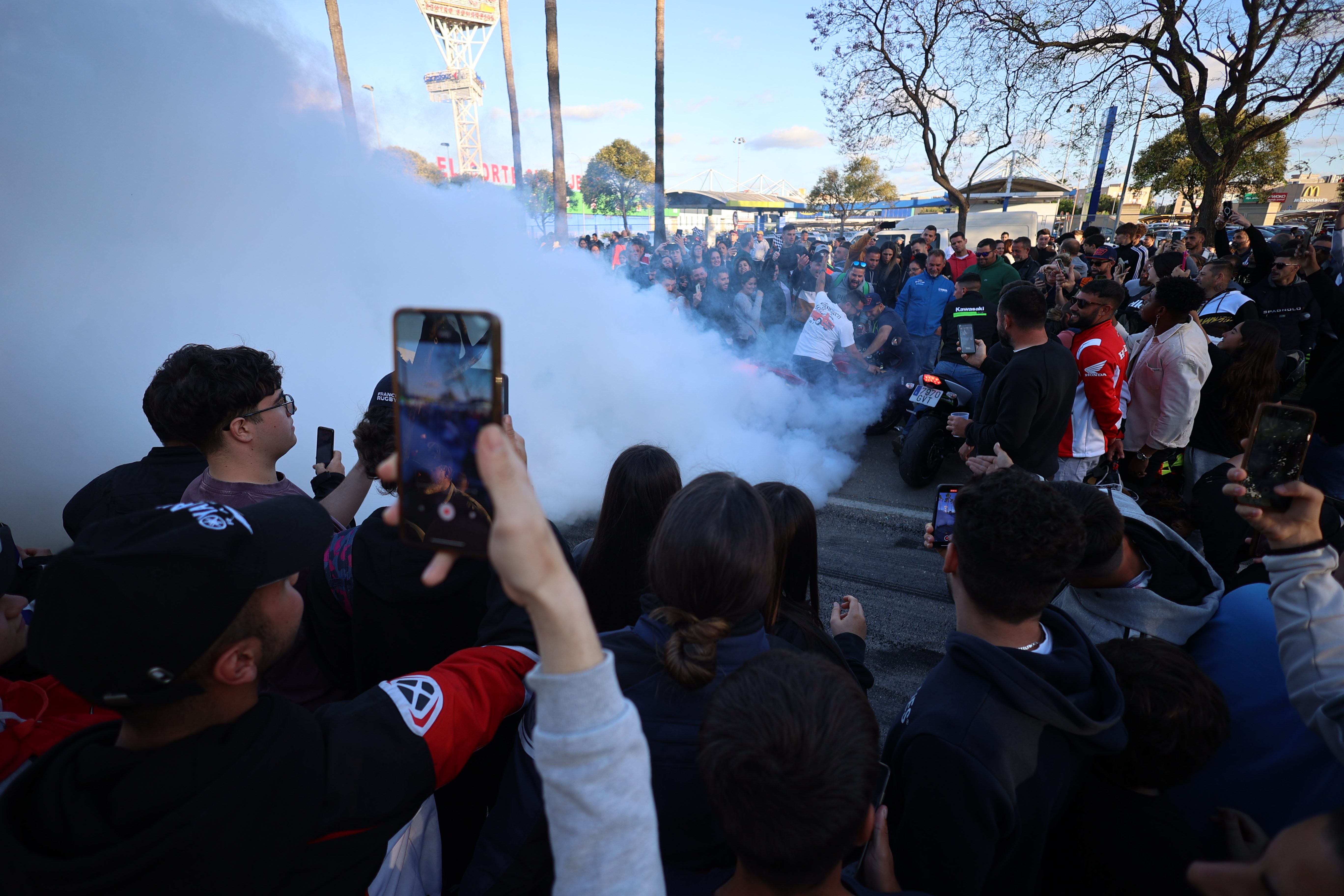 La Avenida de Europa, en plena ebullición en la jornada grande de Jerez.