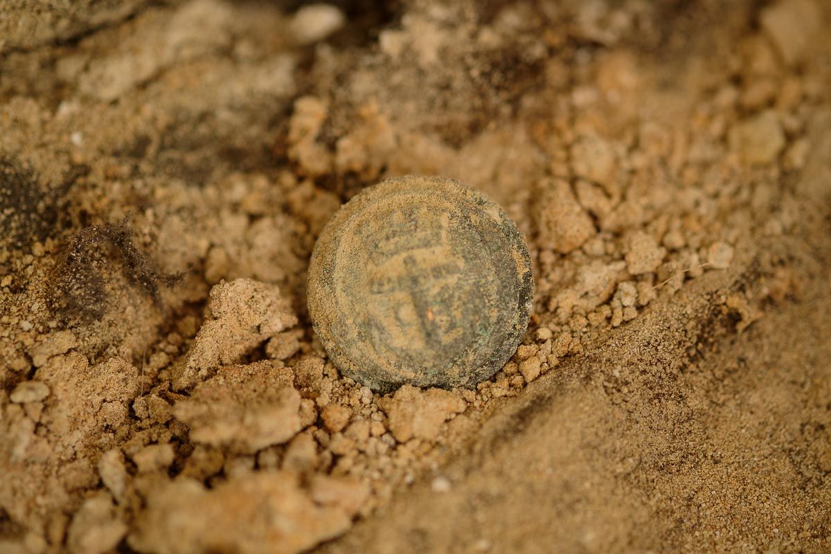 Botón de una chaqueta militar de un represaliado.